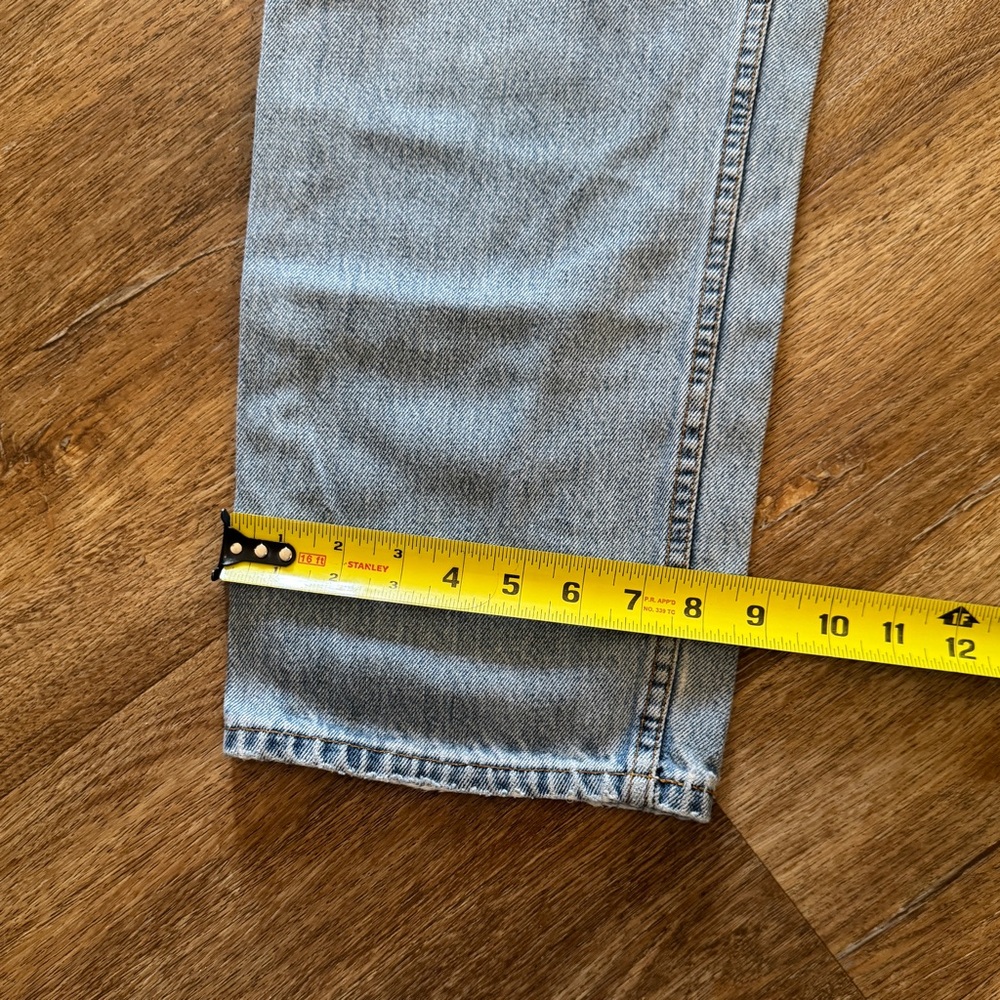 VTG Levi's 550 Relaxed Fit Made Canada Light Wash Denim Blue Jeans Mens 33x32 - Picture 11 of 11